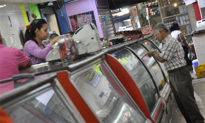 Elevado precio del pollo sorprende a los consumidores