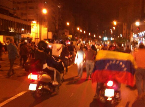 Protesta estudiantil se moviliza de Chacao a Chacaito (Fotos + tuits)