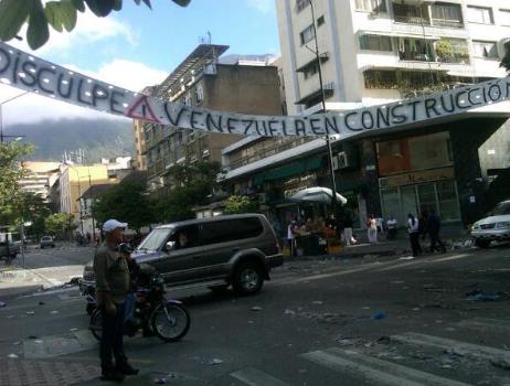 Con esta pancarta amaneció Chacao (Foto)