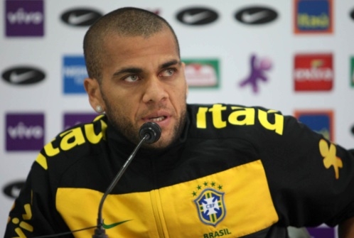 A Dani Alves no le gusta “mucho” la etiqueta #somostodosmacacos