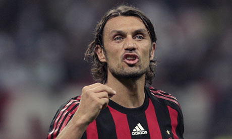 El exfutbolista Paolo Maldini y su hijo Daniel dieron positivo al coronavirus