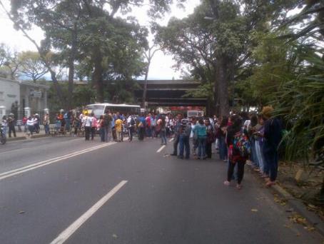 Reportan tranca en avenida de El Paraíso (Foto)