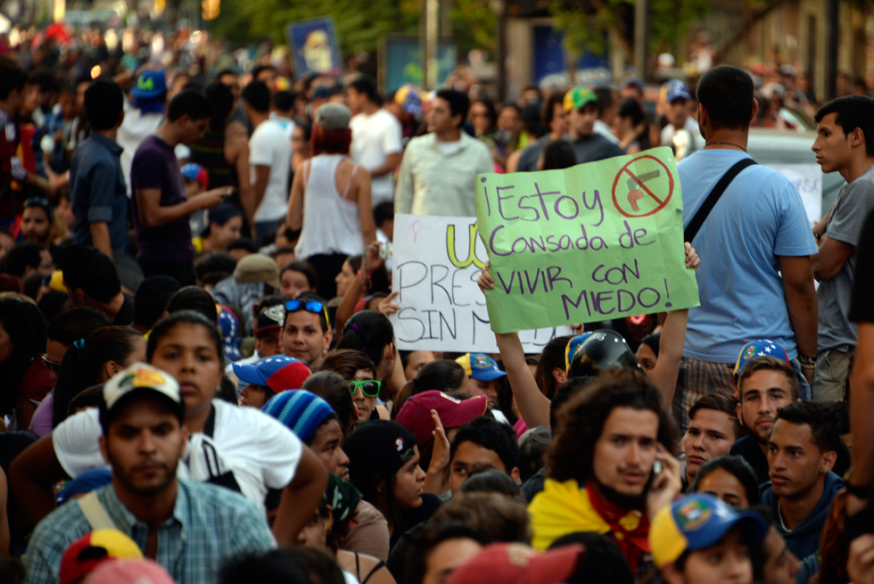 Oposición venezolana enfrenta el reto de conquistar a un electorado agobiado