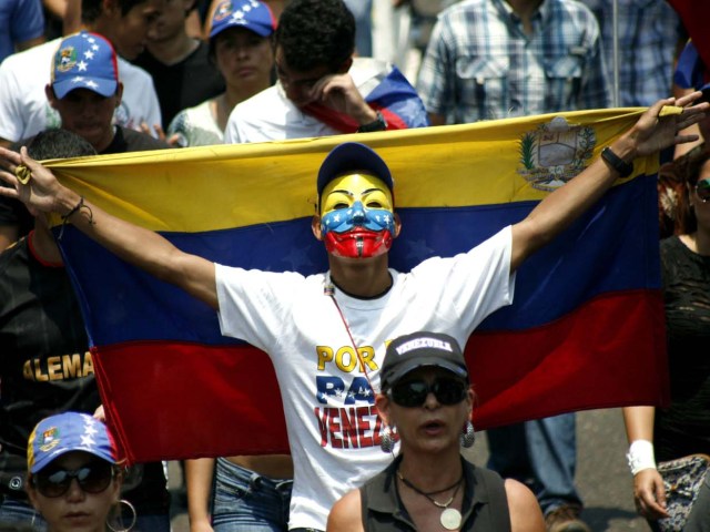 MARCHA DE LA OPOSICIÓN EN SAN CRISTÓBAL