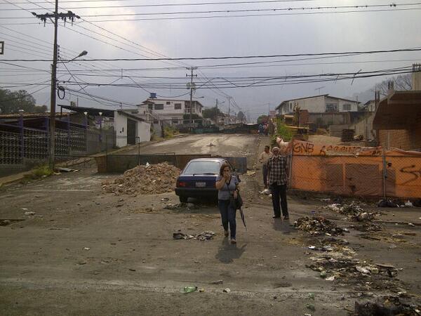 San Cristóbal amanece con trancas y barricadas este 27M (Fotos)