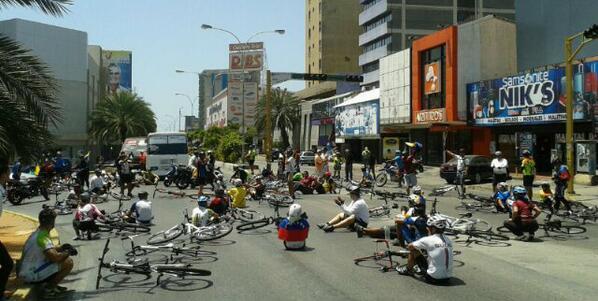 Esta es la forma más creativa en que protestan los ciclistas (Foto)