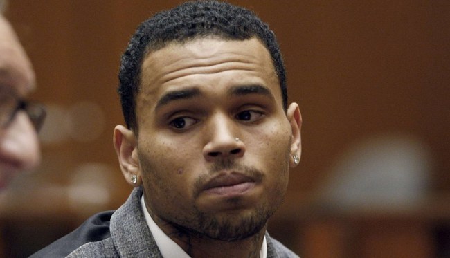 El rapero Chris Brown no comparece en París en una audiencia por presunta violación