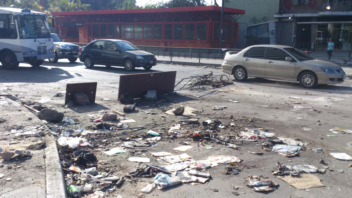 Altamira con varias barricadas este 9M (Fotos)