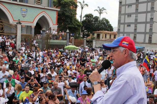 LEDEZMA CONCENTRACIÓN FRENTE A IGLESIA LA COROMOTO