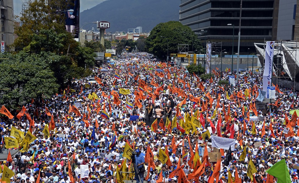 Estudiantes convocan a una marcha este 12M