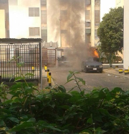 Queman carros en residencias El Cují en Maracaibo (Fotos)