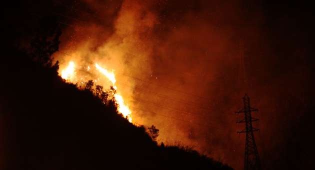 Apagón en Caracas por incendio en El Ávila duró 16 horas (Video)