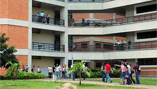 Cicpc habría allanado casa de profesoras de la UC