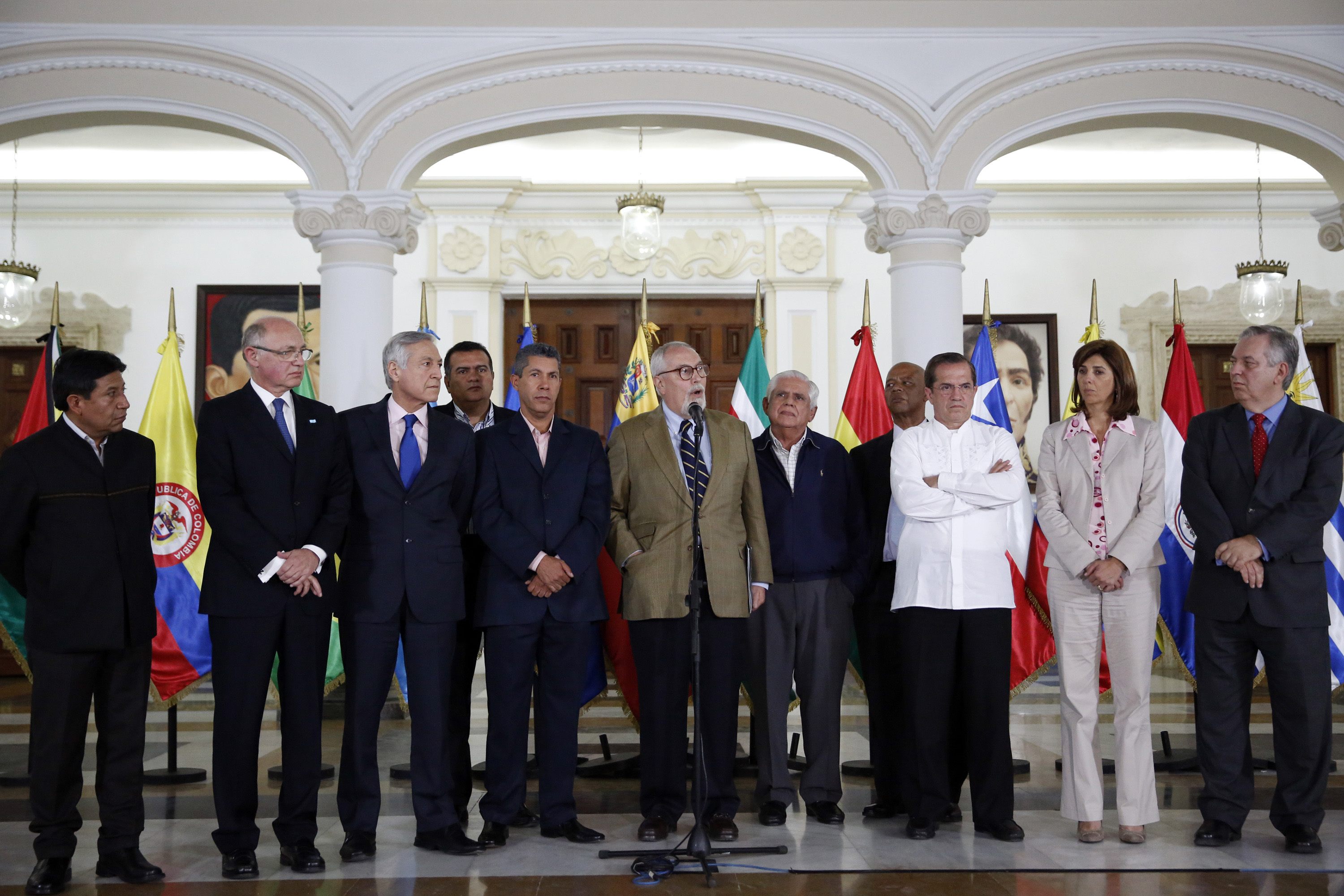 Gobierno invita al segundo hombre del Vaticano a mediar con oposición