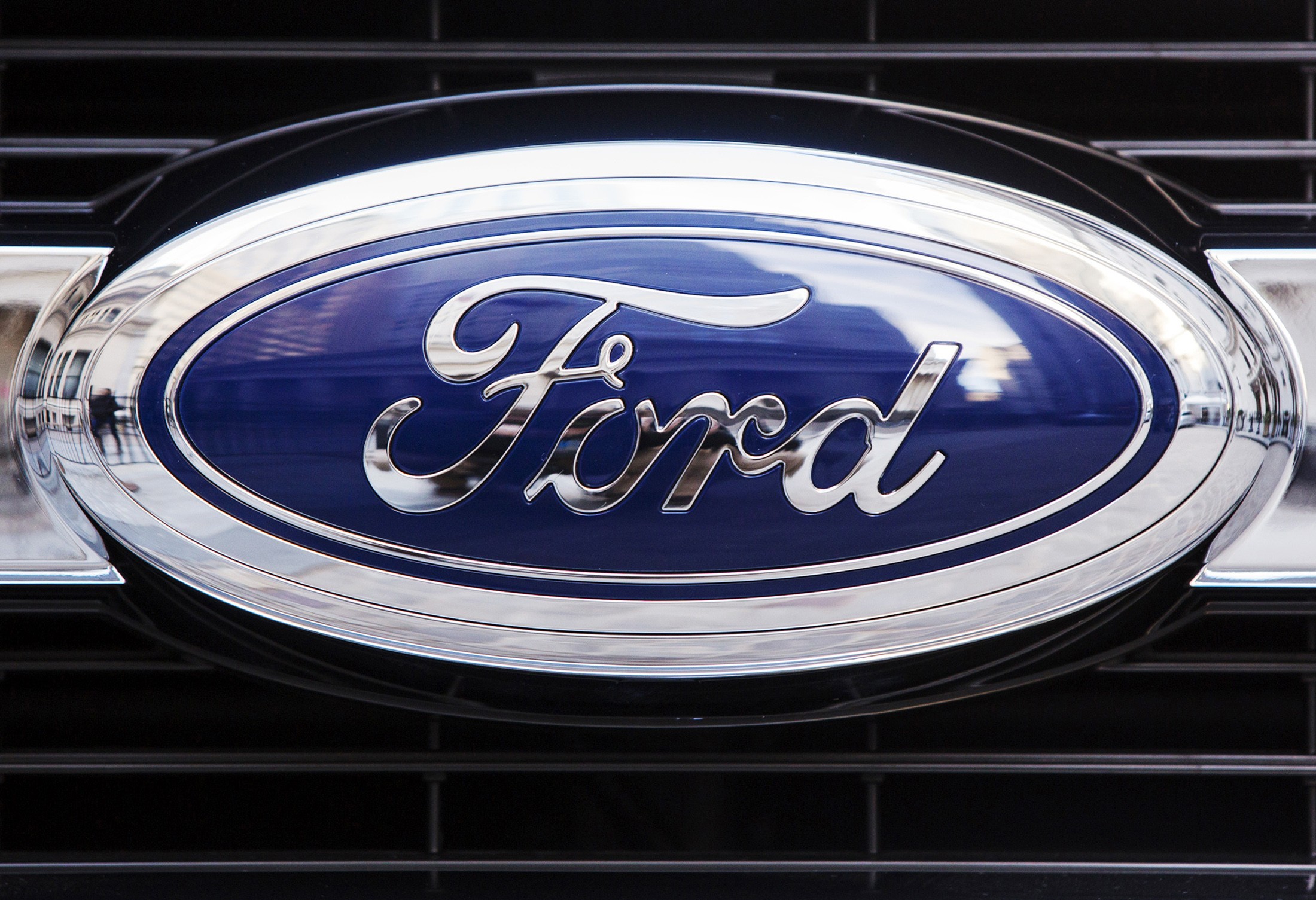 Ford reporta ganancias menores por devaluación en Venezuela