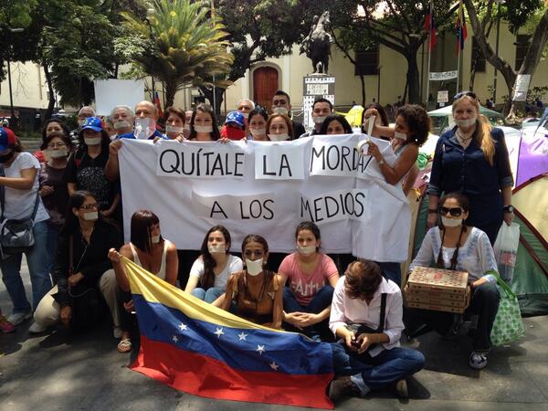 “Quítale la mordaza a los medios” (Foto)