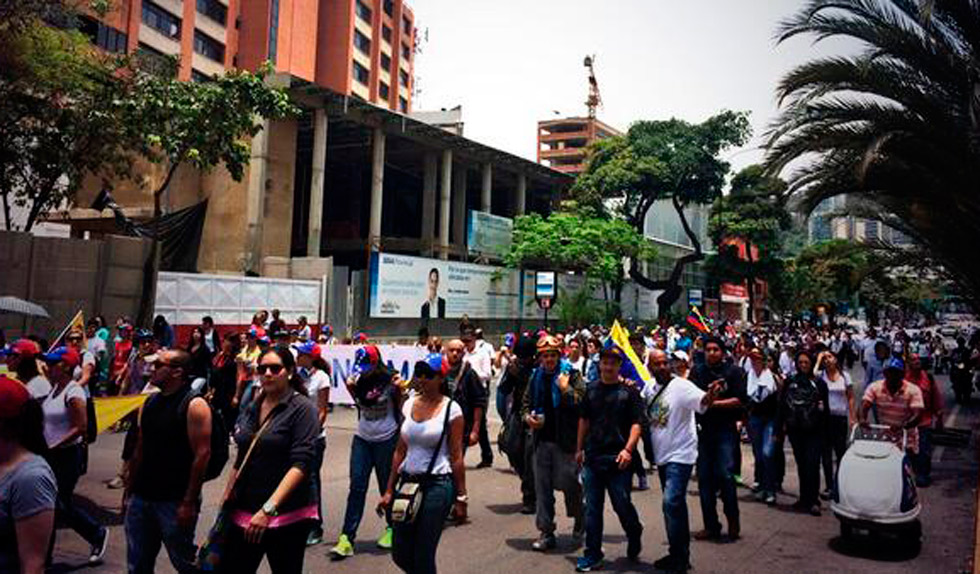 Marcha en la autopista Prados del Este llegó a Las Mercedes (Fotos)