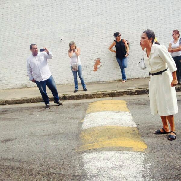 Monja da un paso al frente y reclama a la GNB (Fotos)