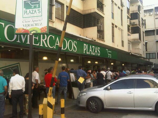 LA  FOTO: Llegó la Harina Pan al Plaza de Las Mercedes y esta es la procesión