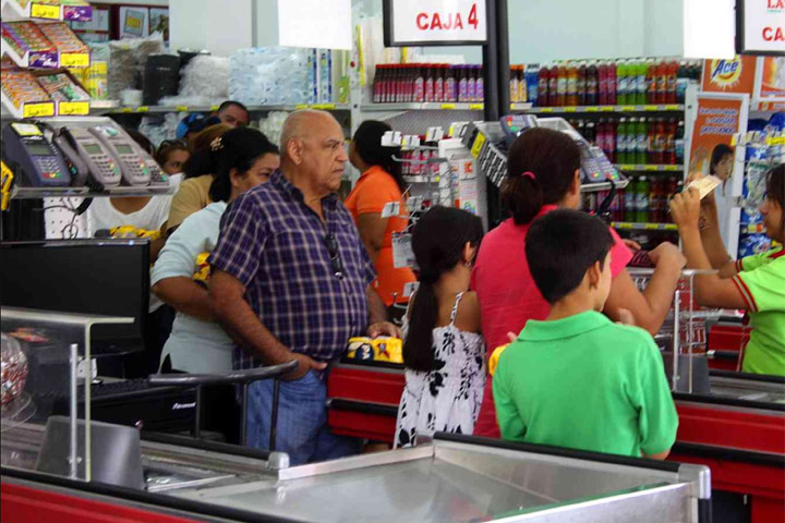 Alimentos “cariñosos” obligan a compradores a sacar cuentas