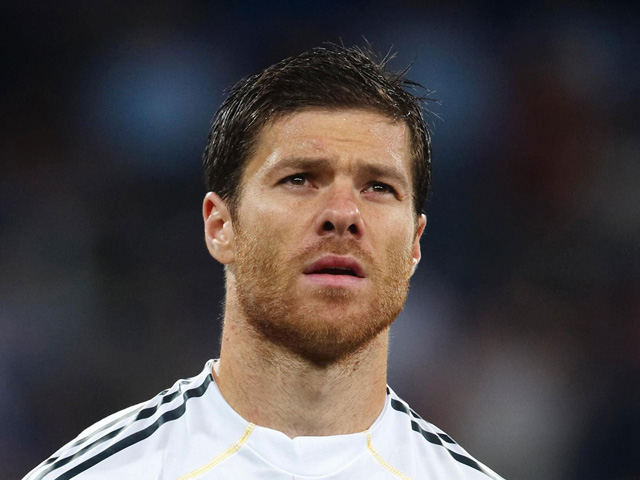 Xabi Alonso no estará en la final de Lisboa, si pasa el Real Madrid