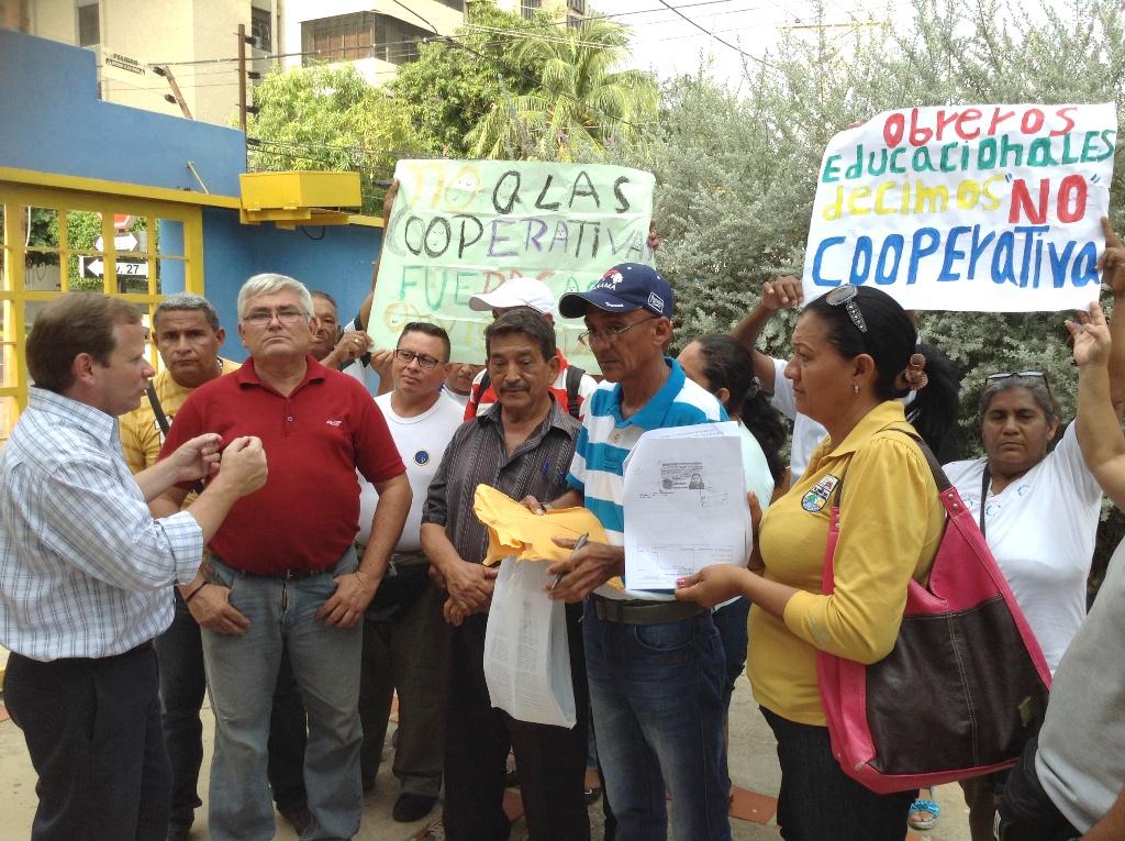 Tercerizados de la gobernación del Zulia exigen cargos fijos