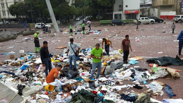 Así quedó la plaza Alfredo Sadel luego del allanamiento este #8M (Fotos y Video)