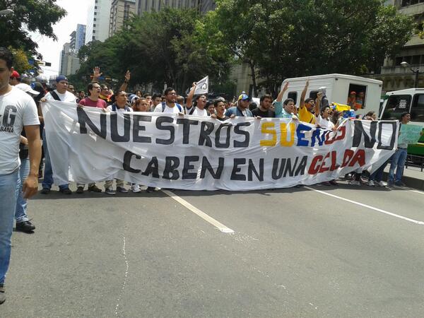 La lucha estudiantil resumida en una pancarta (FOTO)