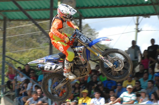 CHRISTIAN CASAL SE IMPUSO EN CHIVACOA EN MX2 JUVENIL 125cc 2T