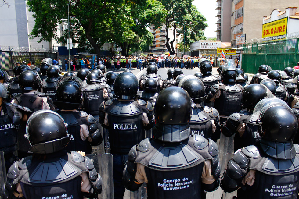 PNB impidió el paso de la “Marcha de las Togas” (Fotos)