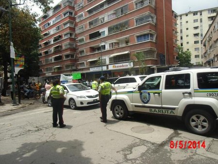 Cerrada avenida en Bello Monte por protestas #8M (Foto)