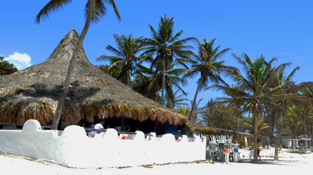 Comerciantes de playa El Agua piden explicación por desalojo