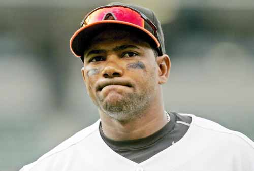 Miguel Tejada firmó con los Marlins de Miami