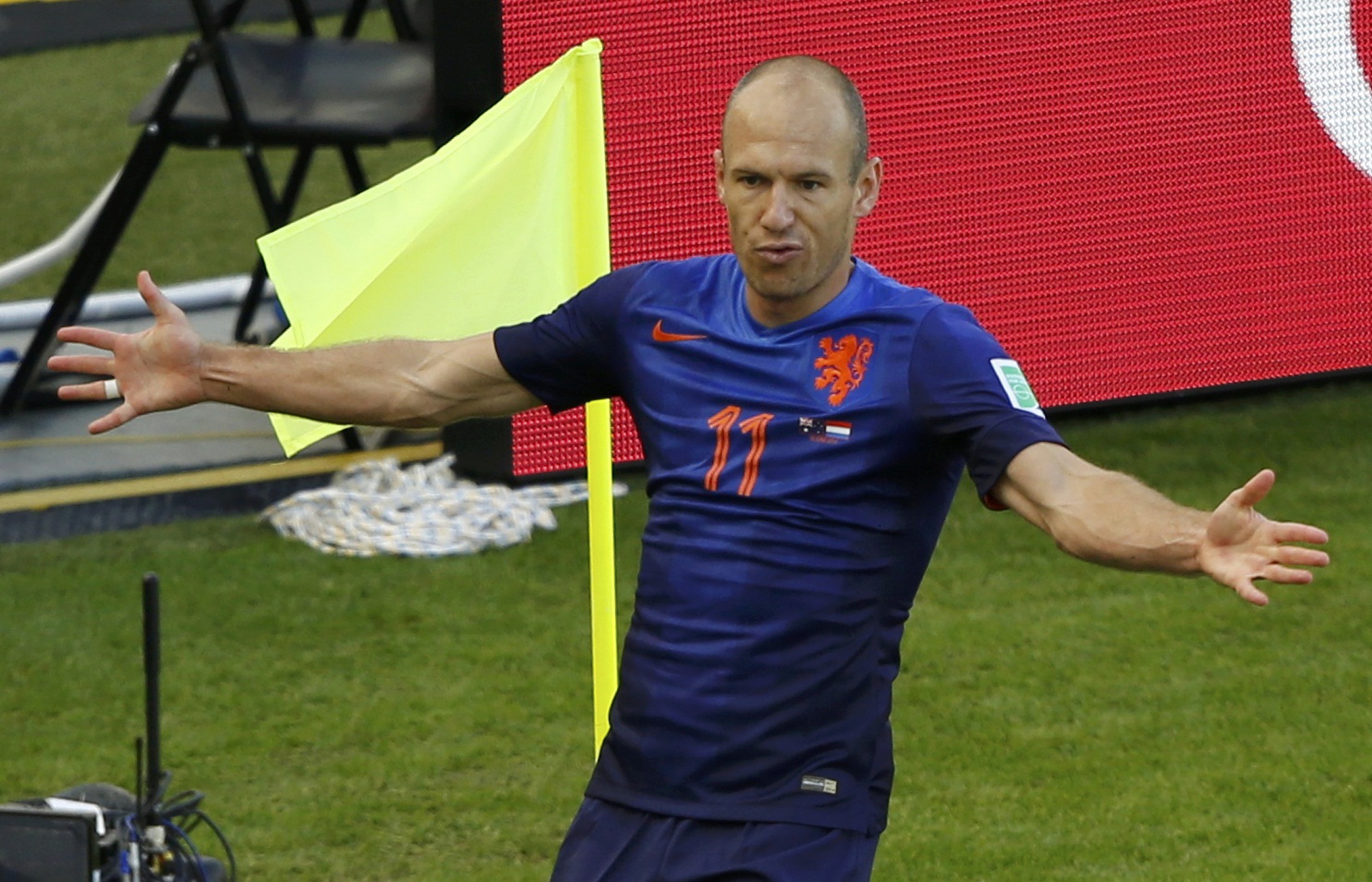 Robben marca gol 50 del Mundial