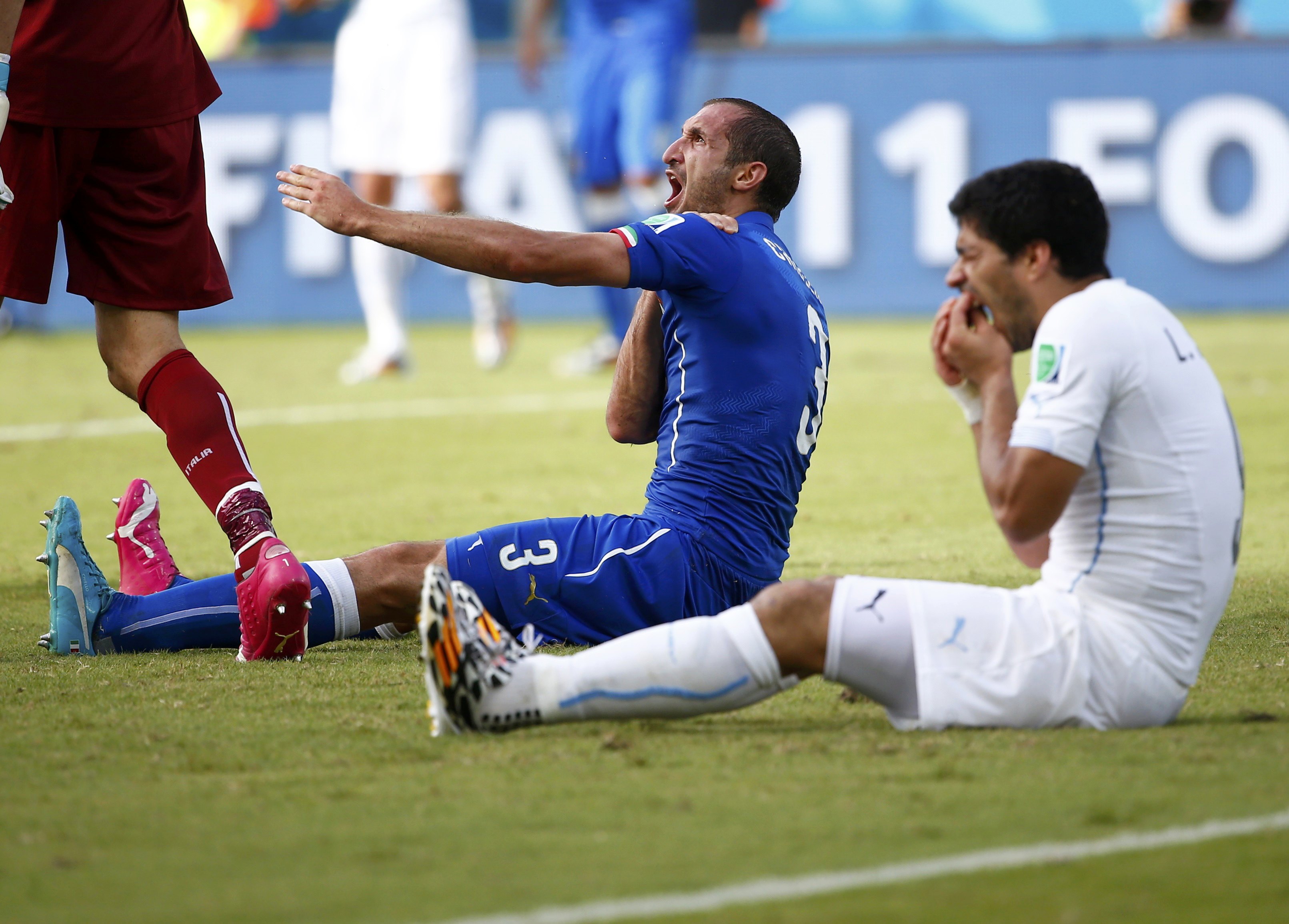 Uruguay carga contra la Fifa por la sanción a Luis Suárez