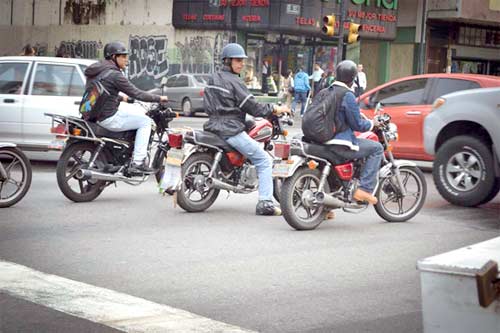 Motorizados se suman al cumplimiento de las normas de tránsito