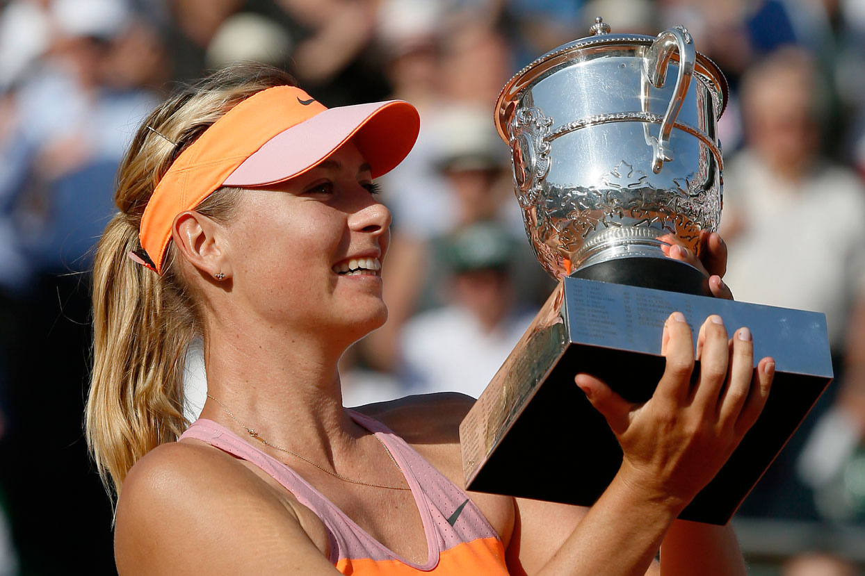 Sharapova derrota a Halep y se titula en el Roland Garros