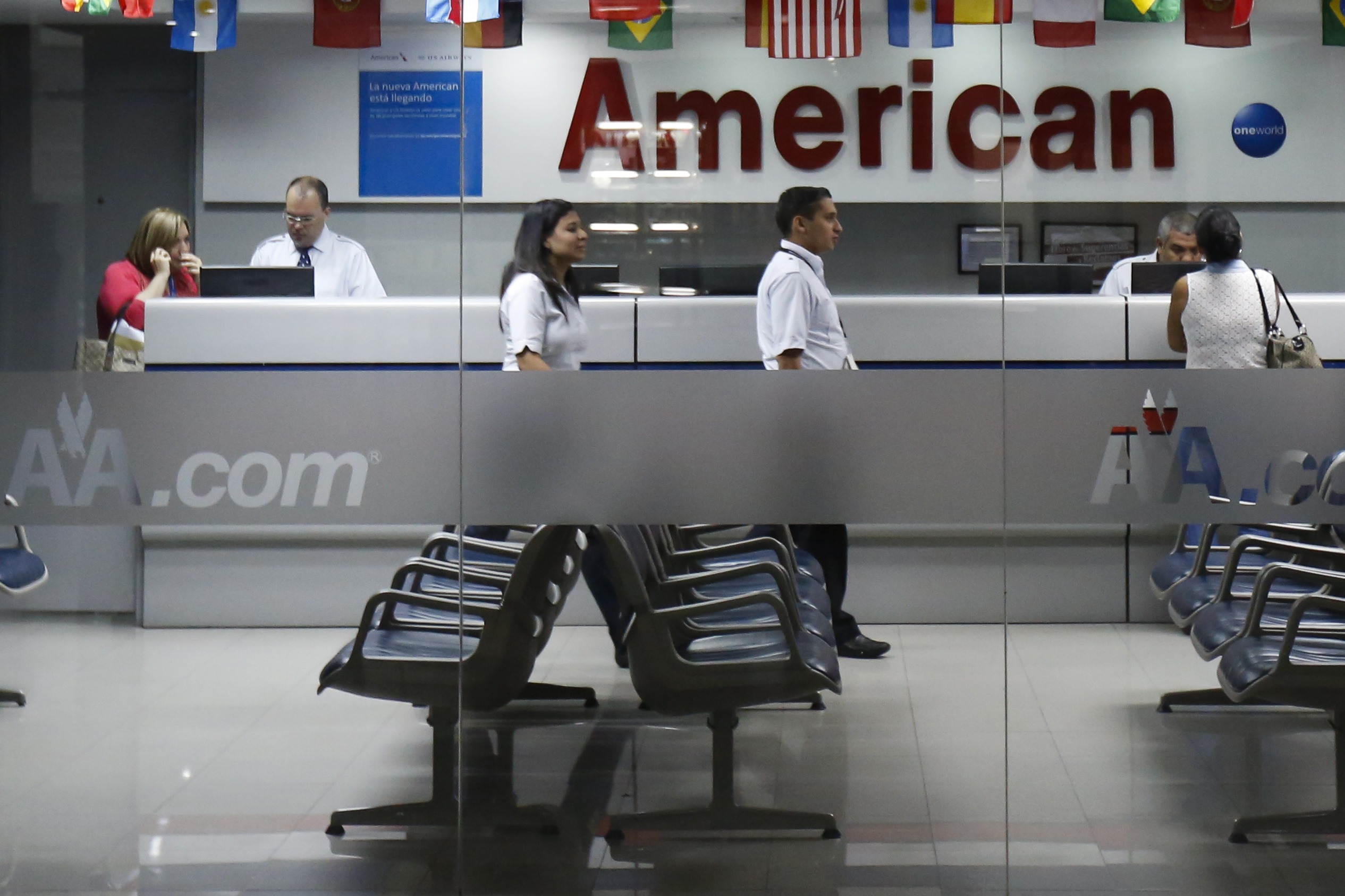 Seis de cada diez aerolíneas reducen vuelos