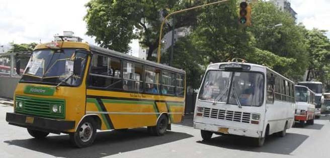 Para los transportistas el pasaje mínimo “debe costar Bs 300”