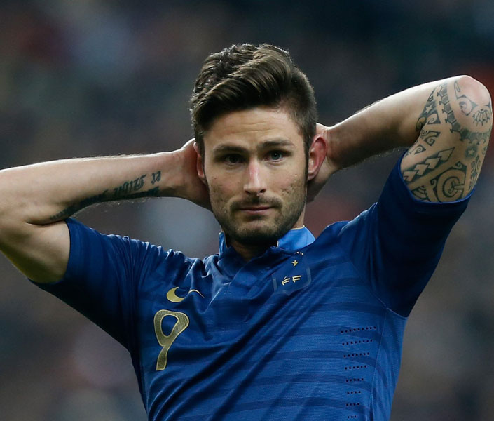 Patillera, ¿sí Giroud te la chuta, se la paras? (Fotos)