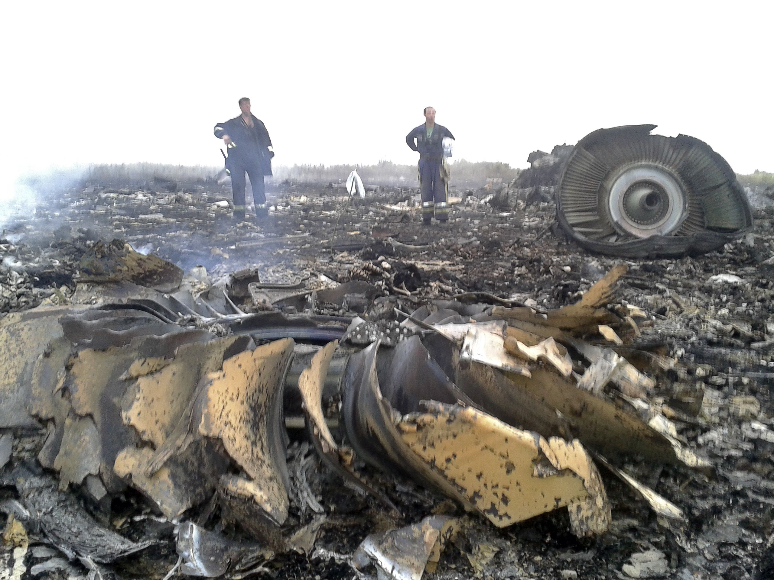 Separatistas prorrusos dicen que el avión malasio fue derribado por un caza ucraniano