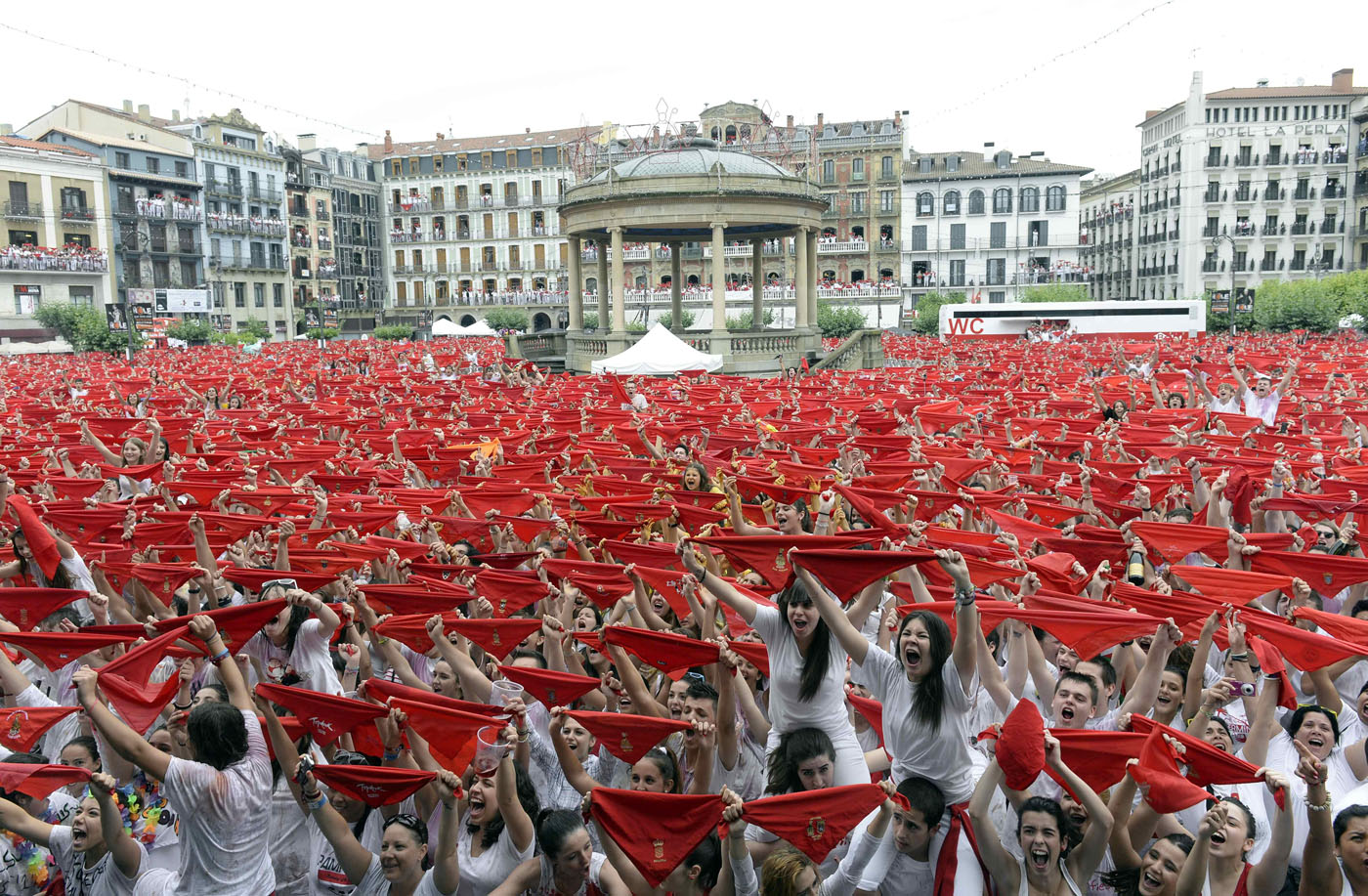 Pamplona prepara los Sanfermines, en guerra contra las agresiones sexuales