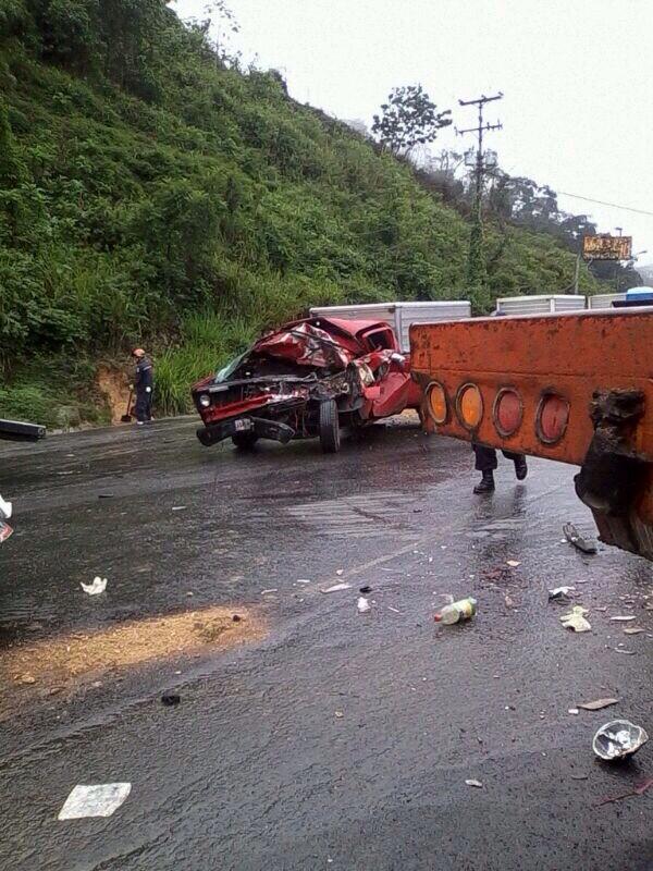 Choque en el kilómetro 27 de la Panamericana (Fotos)