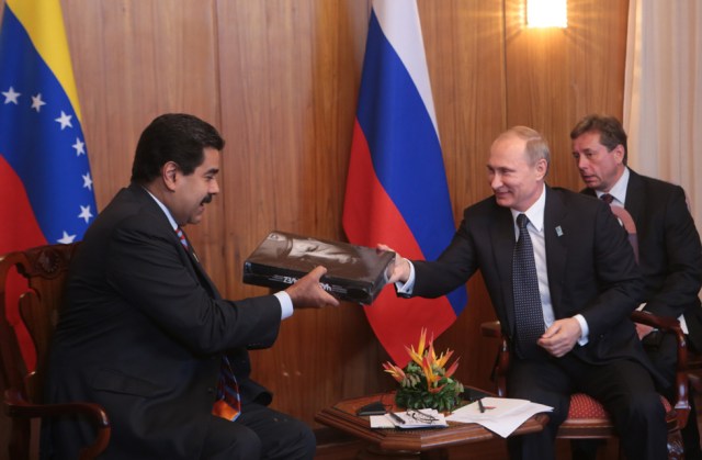 MADURO SE REÚNE CON VLADIMIR PUTIN EN BRASILIA