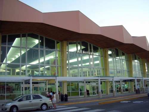 aeropuerto-internacional-reina-beatrix-_311040