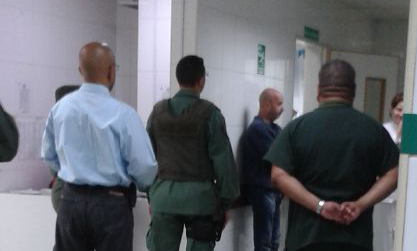 FOTO: Así fue la llegada de Simonovis al Hospital Militar