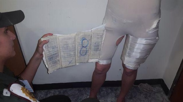 Fue detenida en Maiquetía por estar “forrada” de cocaína (Fotos)