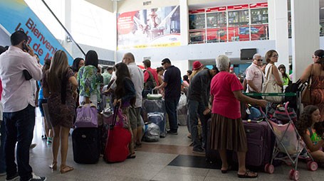 Turistas se quejan por altos precios en la Isla