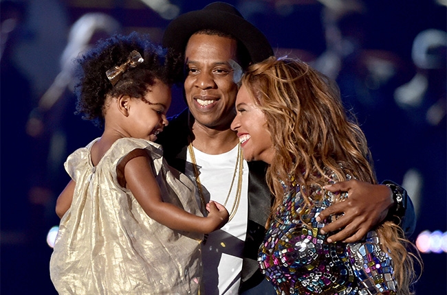 Suspenden a productor por burlarse de Blue Ivy