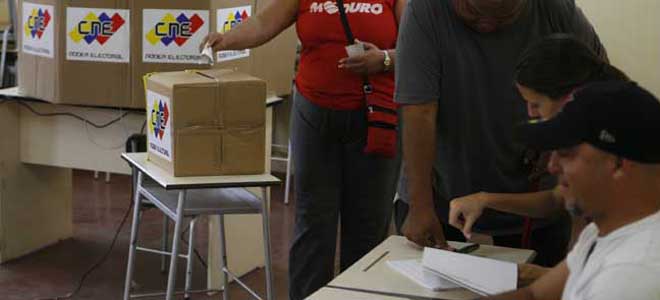 Operador del CNE: Los del Psuv hicieron fiesta con las máquinas en sus elecciones